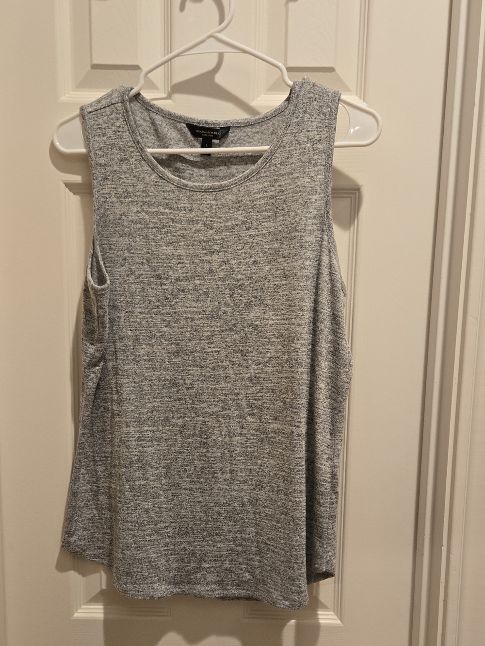 Banana Republic Gray Sleeveless Knit Tank Top